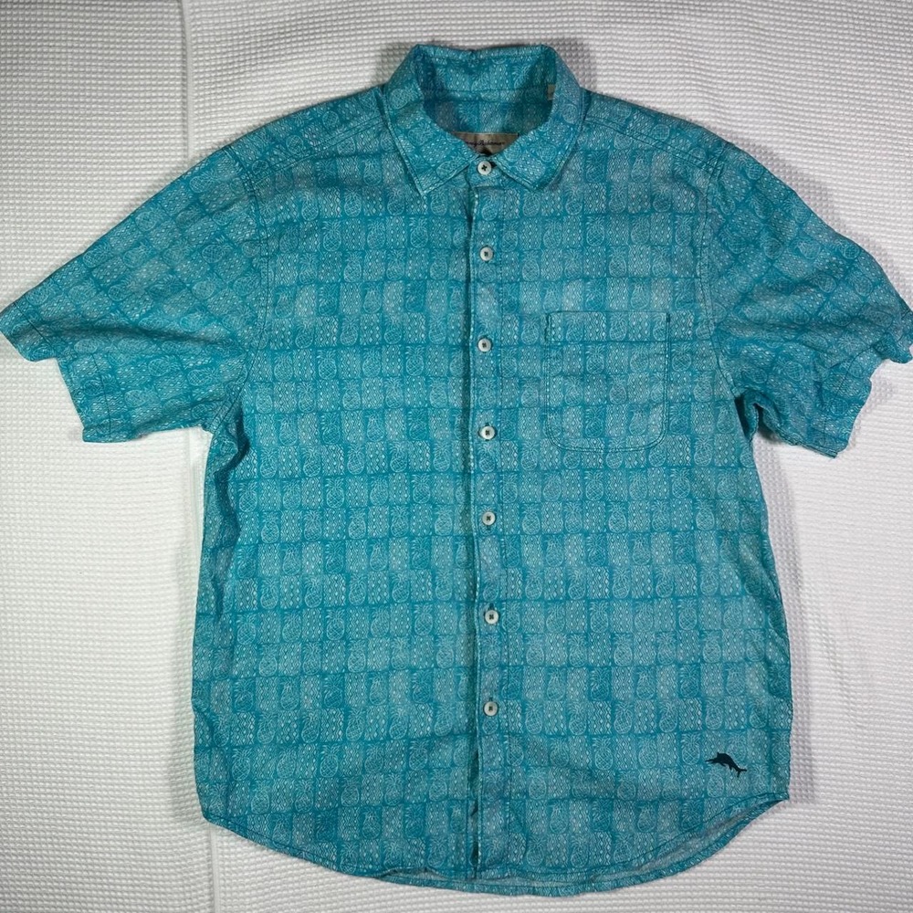 Tommy Bahama blue & white checkered short sleeve button up shirt in Medium. - Picture 1 of 3